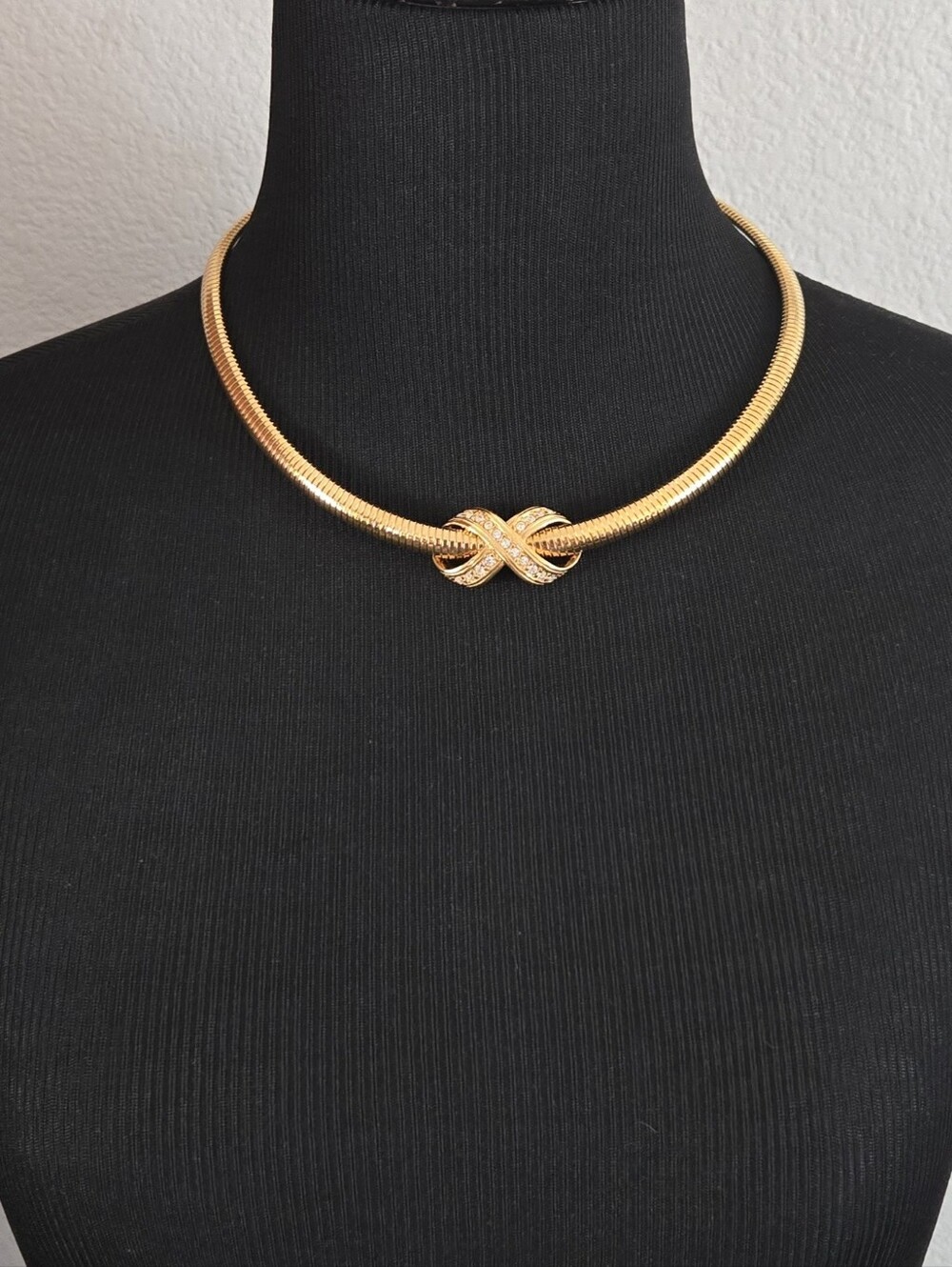 Vintage Avon "Infinity Knot" Gold-Tone Collar Necklace